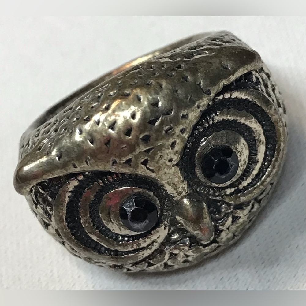 Owl Ring Costume Silver Tone with Black Rhinestone Eyes Size 8 3/4 (9) - Picture 4 of 11